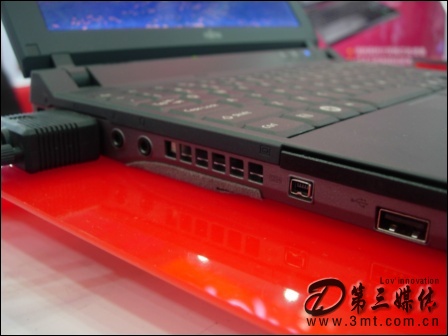 ʿͨ(FUJITSU) LifeBook P7230C(Intel ULV Core Solo U1400/1GB/80GB)Pӛ